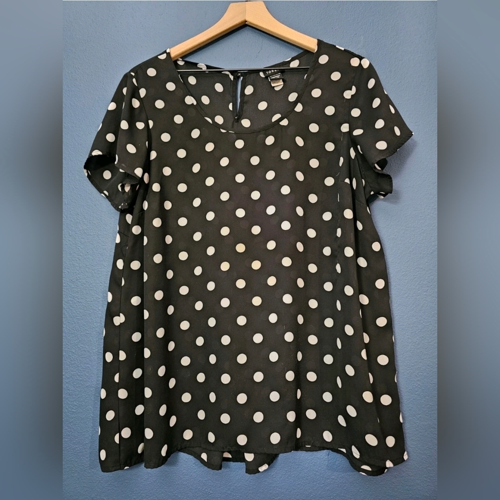 Torrid • Polka‎ Dot Chiffon Blouse
